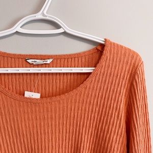 SOLD 🚫 NWT Cropped Long Sleeve